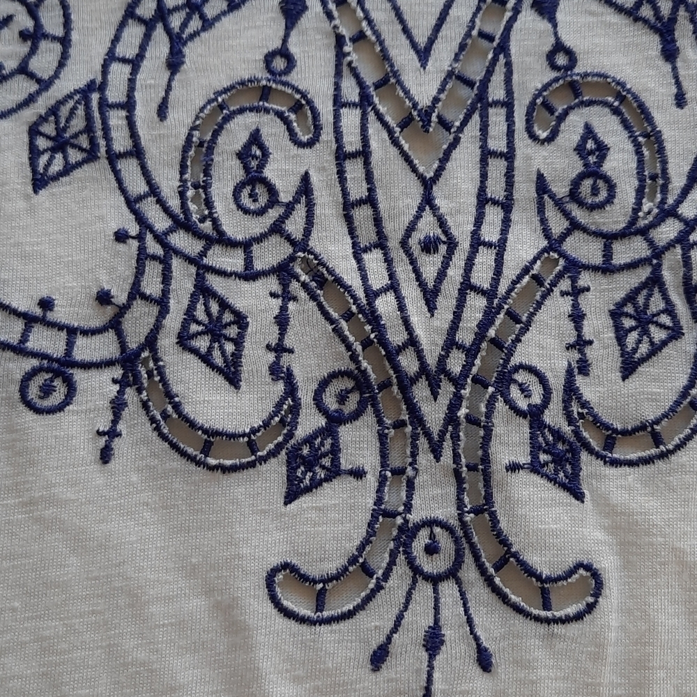 Ella Moss blue white embroidered tshirt small - Picture 8 of 11